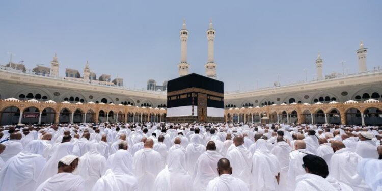 1.6 million pilgrims arrive in Saudi Arabia for hajj pilgrimage