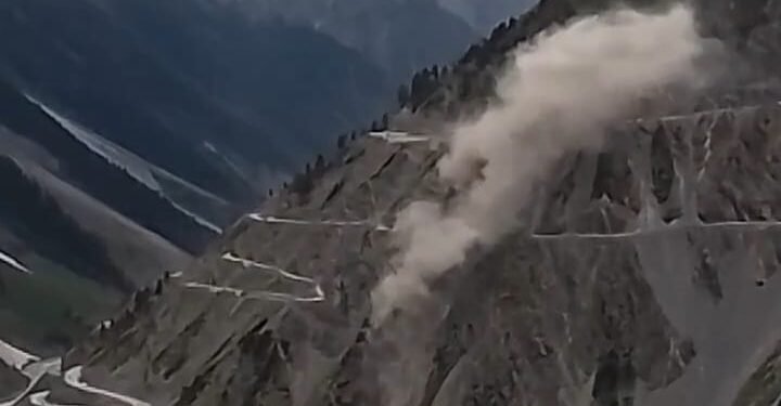 Police Rush to Zojila Accident Site After Truck Falls Into Gorge