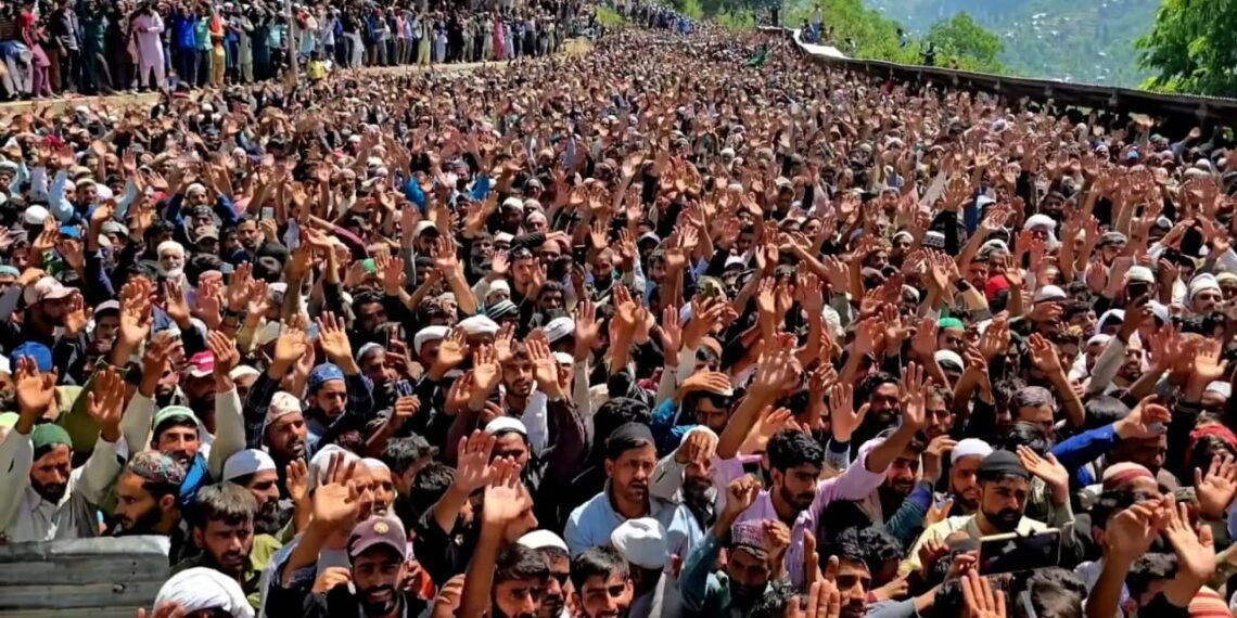 Beneath Wangat’s Silent Mountains, Thousands Weep in Prayer at Baba Nagri During 130th Urs of Hazrat Baba Nizam-ud-Din Kiyanvi (RA)