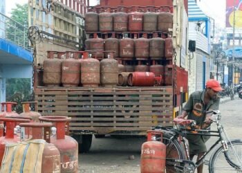 Government Cuts Subsidised LPG Cylinders To Ujjwala Beneficiaries To 4