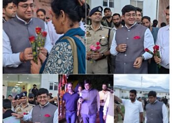 DC Ganderbal accords warm welcome to devotees for Mata Kheer Bhawani Mela.