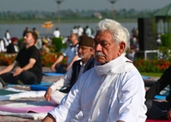 LG Manoj Sinha Joins International Day of Yoga Celebrations at Dal Lake, Says Yoga Leads Humanity Towards Healthier Future