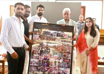Lieutenant Governor interacts with volunteers of Save Youth Save Future Foundation