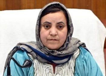 Sakina Itoo slams Mehbooba Mufti, Darakhshan Andrabi over AIIMS visit