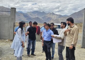 Administrative Secretary, Social & Tribal Welfare, UT Ladakh Nidhi Malik Reviews Progress of Under-Construction Welfare Institutions in Kargil