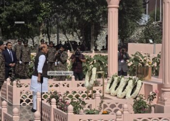 Rajnath Singh Leads Nation in Paying Tribute to Kargil Heroes at Drass War Memorial
