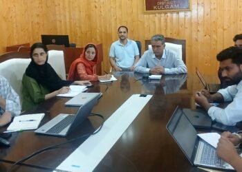 ADDC Kulgam reviews implementation of Mission YUVA in district
