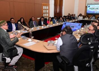 Chief Minister Omar Abdullah Interacts with Investors, Venture Capitalists at SKICC Srinagar