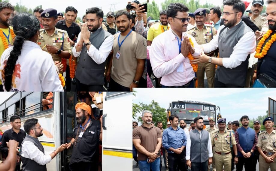 DC Srinagar, SSP extend warm welcome to first batch of Shri Amarnath Ji Yatra Pilgrims at Panthachowk