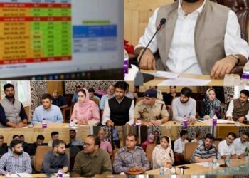 DC Srinagar visits Flood Control Room at Ram Munshi Bagh, assesses situation arising of inclement weather