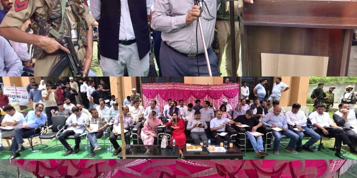DDC Poonch holds Block Diwas at Bufliaz, assures time-bound redressal of public grievances