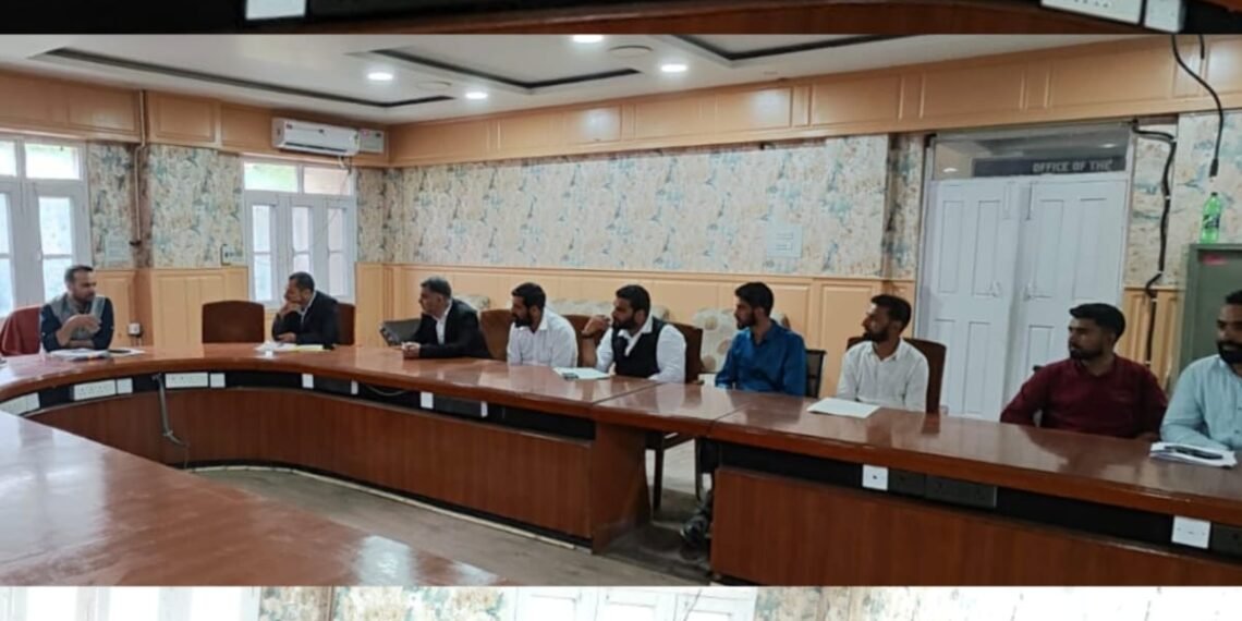 DLSA Ganderbal convenes meeting of LSUM to review implementation of NALSA Scheme