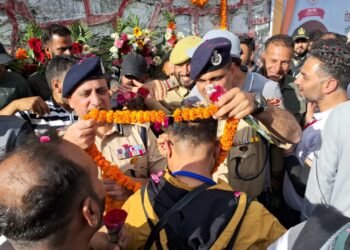 Amarnath Yatra 2026 Begins as First Batch of Pilgrims Gets Grand Welcome at Baltal Base Camp