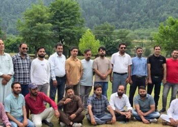 JK Teachers Association Baramulla Felicitates NEET Qualifiers