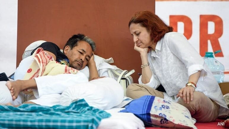 Sonam Wangchuk’s wife moves Delhi HC to shift activist from Safdarjung Hospital