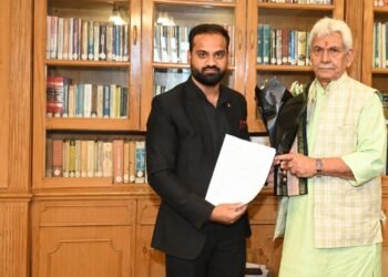 Social Activist Muzamil Mehmood Calls on Lt Governor Shri Manoj Sinha, at Lok Bhavan, Srinagar, and Submits Memorandum on Key Public Issues