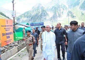 Lieutenant Governor reviews arrangements for pilgrims at Baltal Base Camp