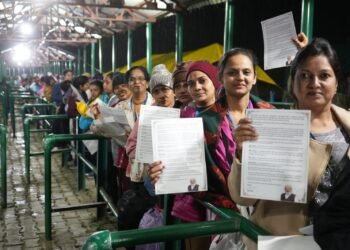 Prime Minister’s special message pamphlets handed to Shri Amarnathji  Yatra pilgrims at Nunwan, Baltal Base camps