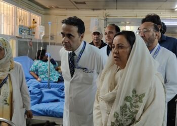 Sakeena Itoo visits SKIMS Soura, reviews treatment of injured Shri Amarnath Ji Yatra pilgrims