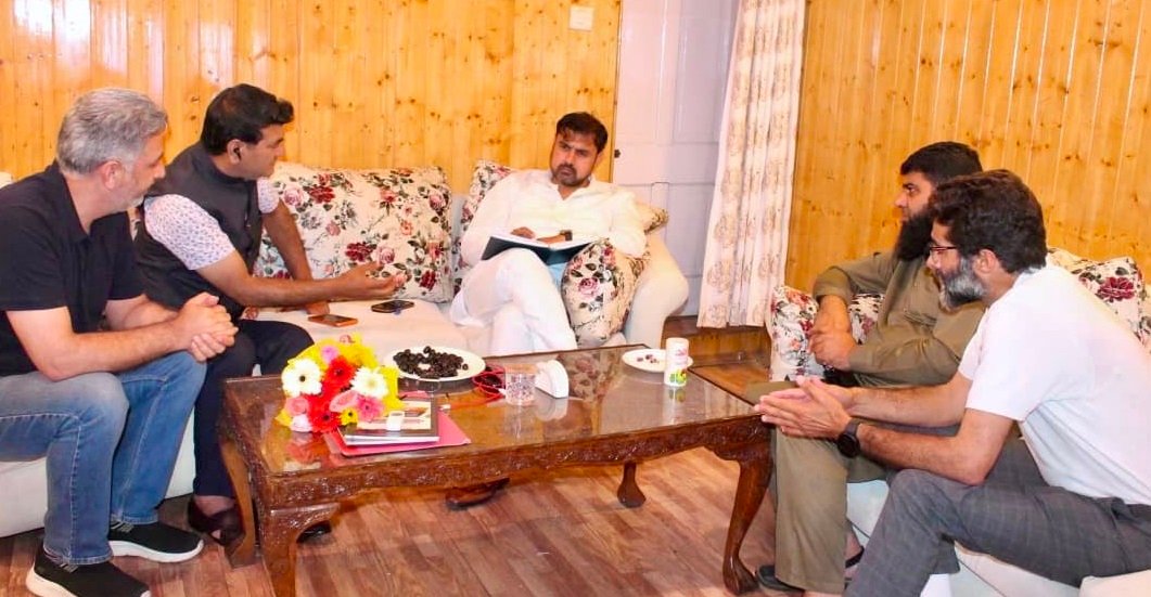 Satish Sharma hears Public Grievances, Assures Time-Bound Redressal