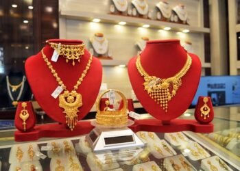 Lost Gold Near Iqbal Park Recovered, Returned to Owner After Swift Sher-i-Ghari Police-CRPF Action