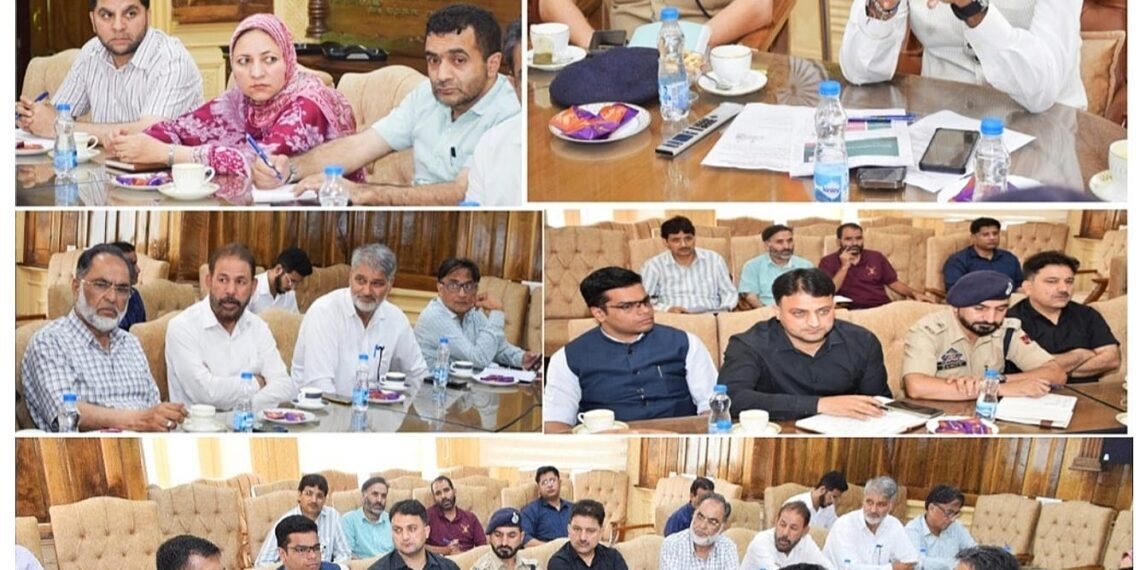 Div Com Kashmir urges fruit growers to leverage railway freight services for economical transportation