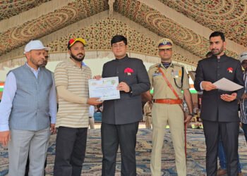 Ehsaan Yousf Editor-in-Chief Asian Nama, Honoured by Ganderbal Administration on Independence Day