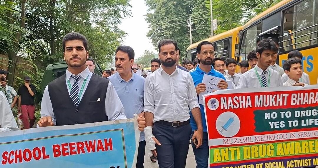 Mega Padyatra Held in Sub-District Beerwah Under Nasha Mukt Bharat Abhiyan organized by Social Activist Muzamil Mehmood