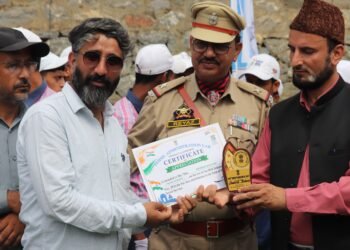 Tehsil Administration Lar felicitated Journalist Shahid Jeelani with Prestigious I-Day Commendation