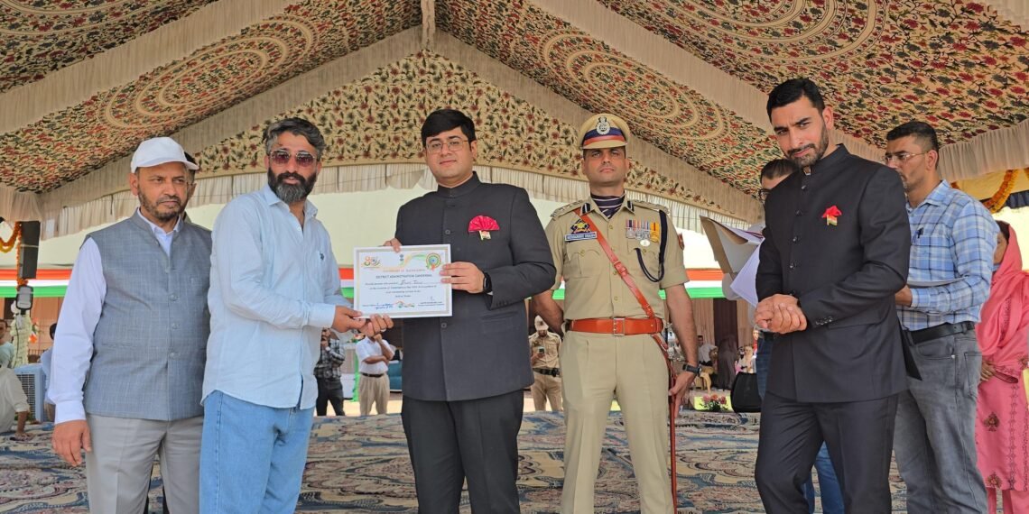 Tehsil Administration Lar felicitated Journalist Shahid Jeelani with Prestigious I-Day Commendation