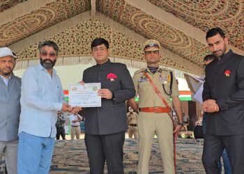 Tehsil Administration Lar felicitated Journalist Shahid Jeelani with Prestigious I-Day Commendation