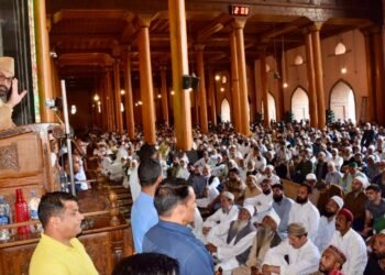Mirwaiz Calls for Urgent Protection of Kashmir’s Fragile Ecology
