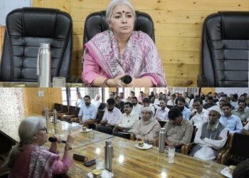 DC Bandipora convenes Public Outreach Programme
