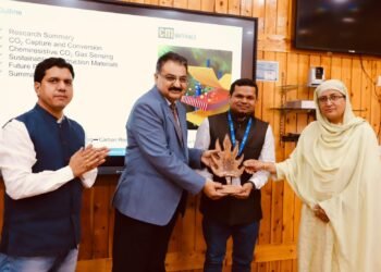 NIT Srinagar hosts lecture on Interface Engineering of 2D Hybrid Materials