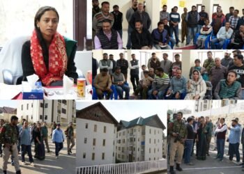 DC Ganderbal Visits Wandhama Transit Camp; Interacts with PM Package Employees, Reviews Basic Amenities