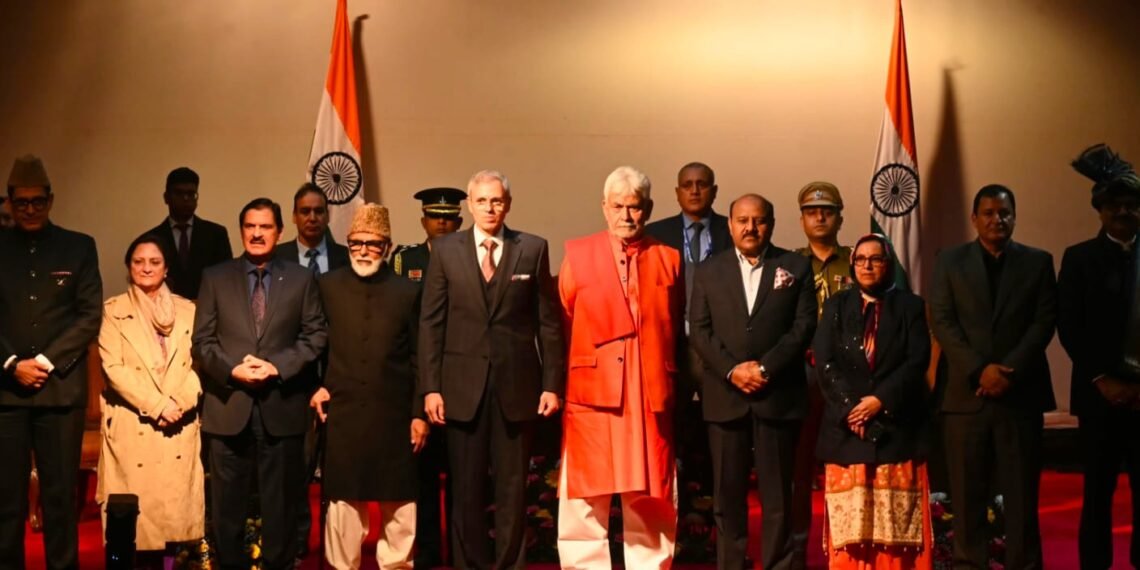Lieutenant Governor administered the oath of office and secrecy to the newly appointed ministers