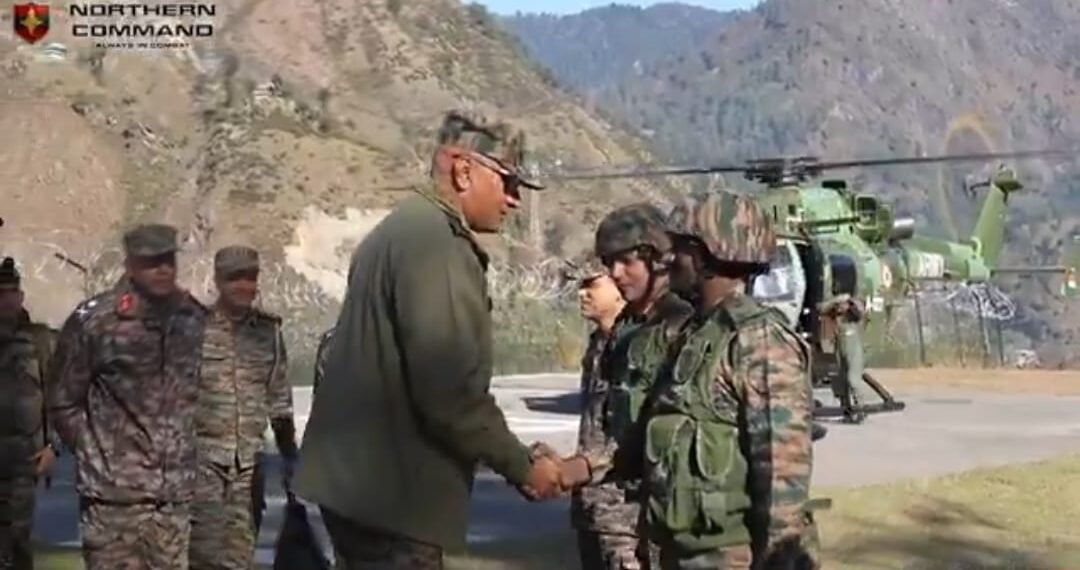 Army Commander Northern Command Visits Poonch, Rajouri, Reviews Operational Preparedness Along LoC